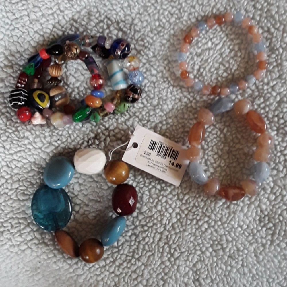 ⚡4 assorted beaded bracelets $16single$5 - Picture 1 of 5